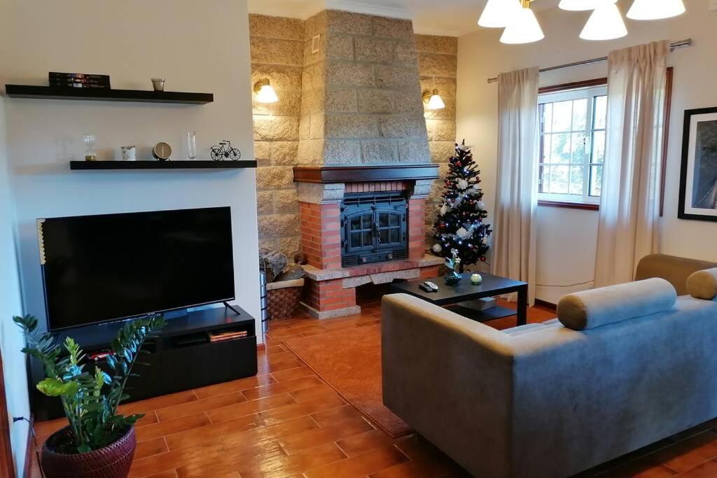 Villa Refugio Do Seixoso à Castelbuono Extérieur photo