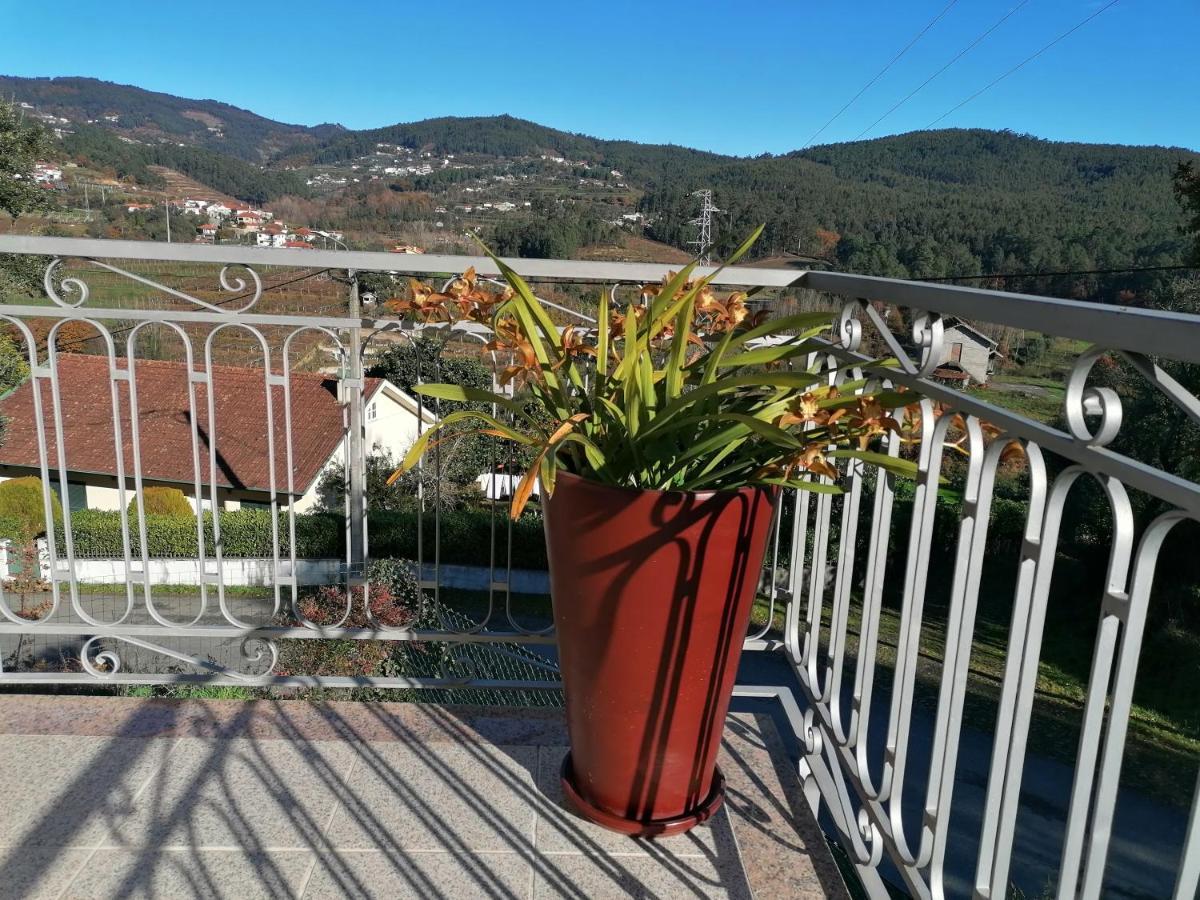 Villa Refugio Do Seixoso à Castelbuono Extérieur photo
